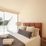 Slope Design - Architecture With Private Pool