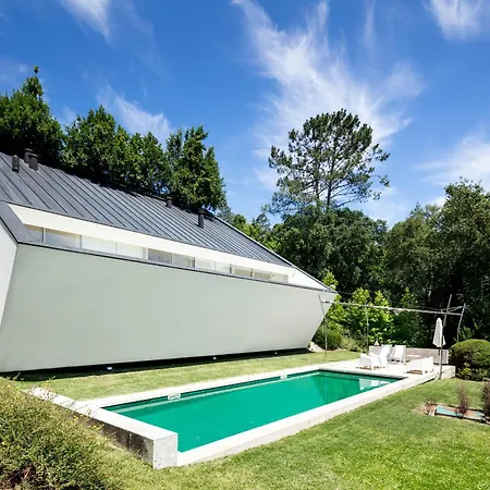 Slope Design - Architecture With Private Pool