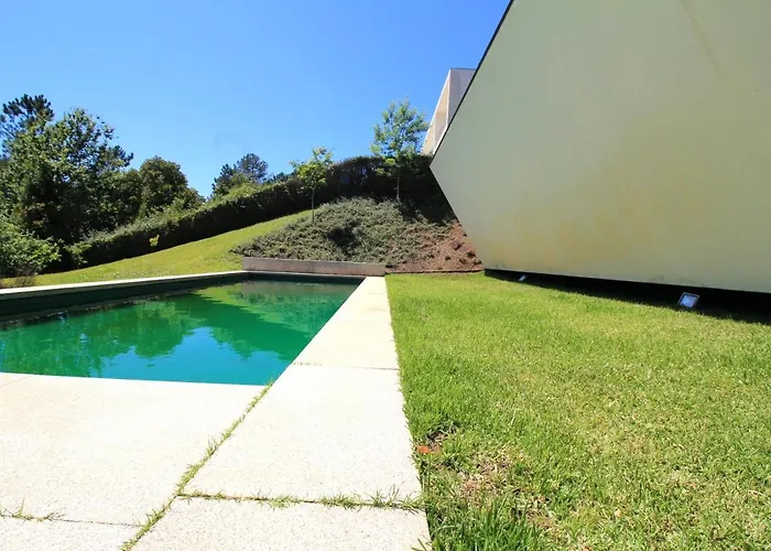 Slope Design - Architecture With Private Pool Villa Ponte de Lima